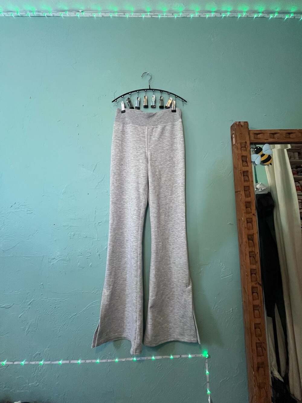 No Boundaries Flare Leg Sweatpants Size 5 Gray